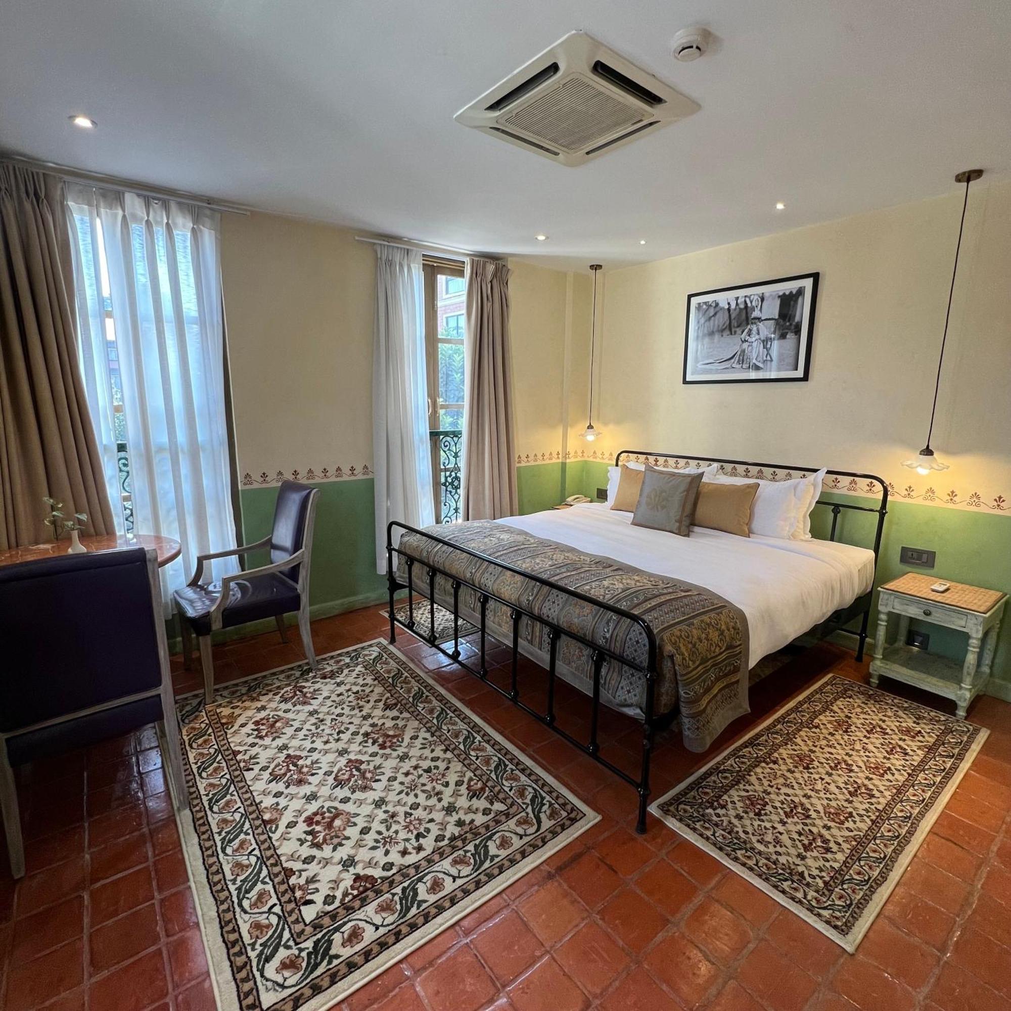 Seto Ghar Hotel Kathmandu Exteriör bild